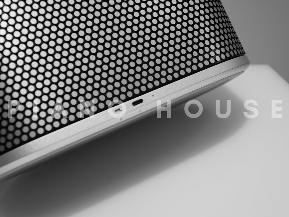 Loa B&O Beosound A5 Spaced Aluminium (USED) - Ảnh thực tế 8